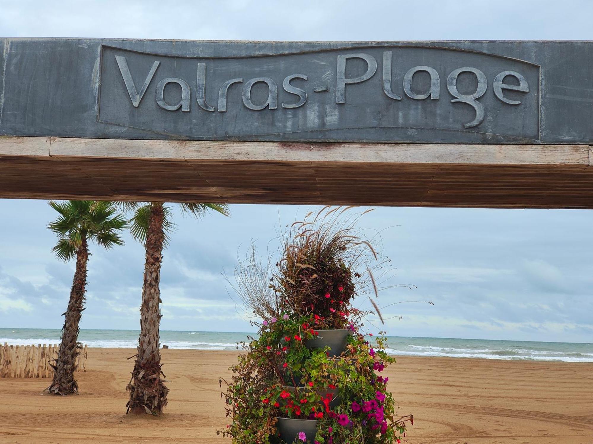 Hotel Indivision Courbin Pebay Jeremy Et Alexia à Valras-Plage Extérieur photo